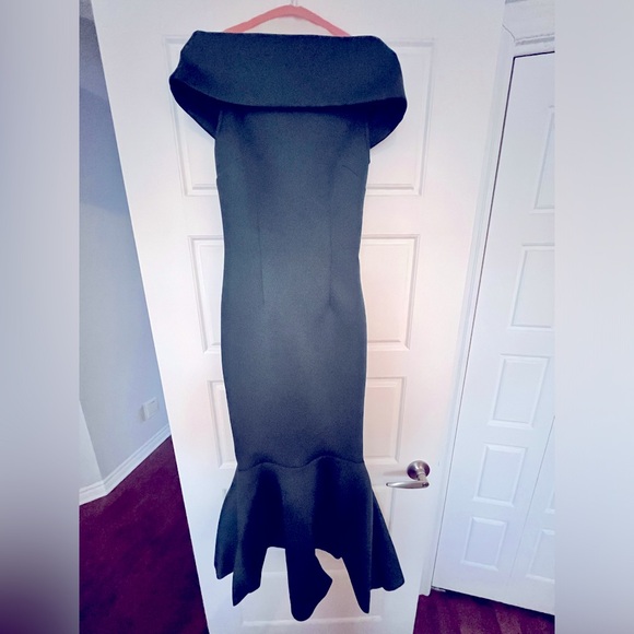 ASOS PREMIUM - GREEN DEEP FOLD OFF SHOULDER PEPLUM MIDI DRESS - Picture 2 of 5